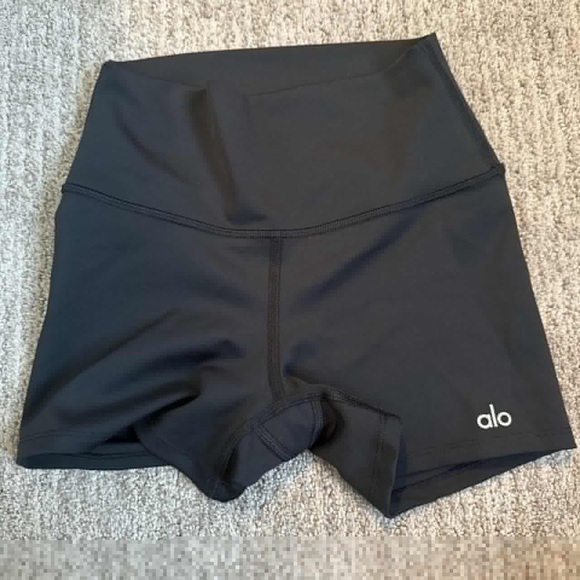 ALO Yoga Pants - ALO Yoga Women's Bike Shorts